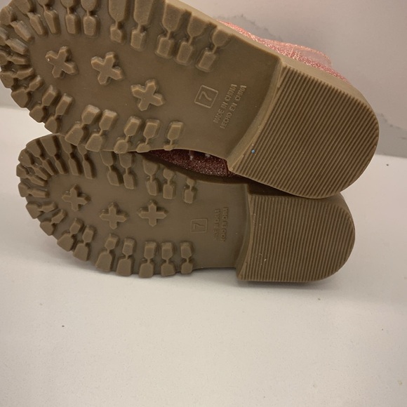 New Boots sz 7 - Picture 5 of 6